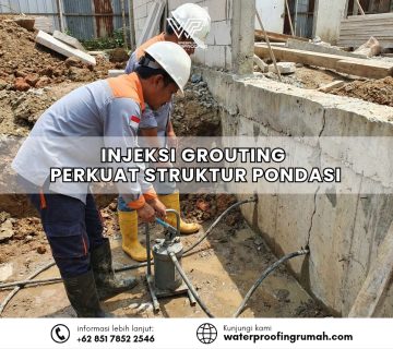 "Seorang pekerja bangunan sedang mengoperasikan alat pompa injeksi manual untuk menyalurkan material grouting ke dalam lubang-lubang di pondasi beton yang memiliki retakan vertikal besar. Pekerjaan dilakukan di area galian tanah dengan latar belakang struktur bangunan yang sedang diperbaiki."