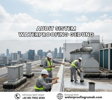 "Tiga teknisi profesional dengan rompi keselamatan abu-abu-hijau dan helm putih sedang melakukan audit sistem waterproofing di dak atap gedung bertingkat. Seorang teknisi menggunakan alat ukur digital pada permukaan lantai, sementara teknisi lain mencatat data pada tablet dengan latar belakang pemandangan gedung pencakar langit Jakarta."